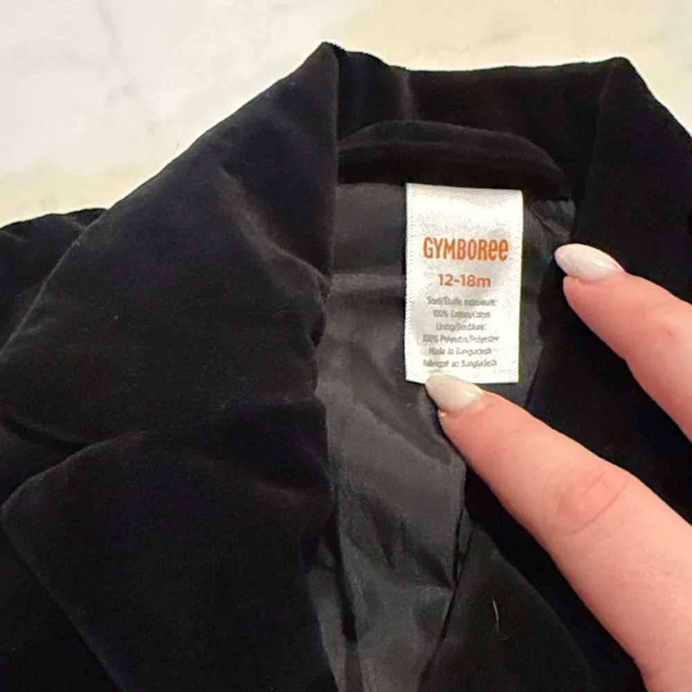 NEW GYMBOREE‎ Black Velvet Jacket 12-18m